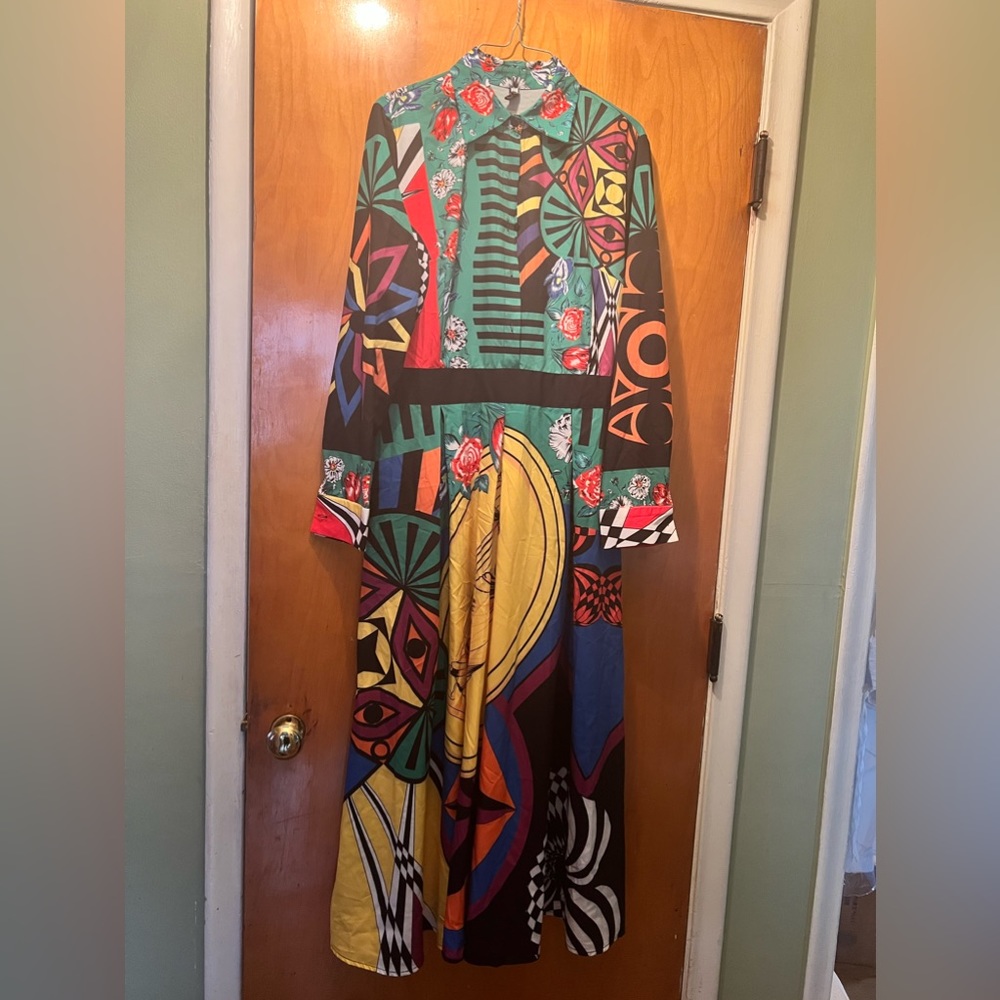 Beautiful, Colorful Dress - Picture 2 of 3